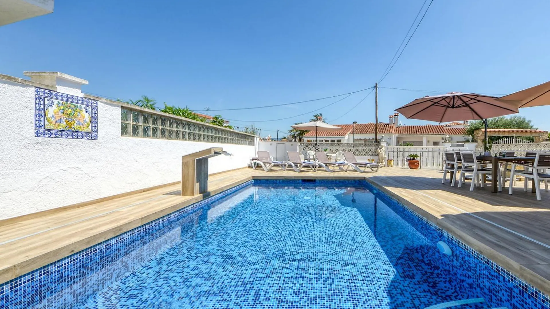 Holiday Home Roanne By Interhome 엠푸리아브라바