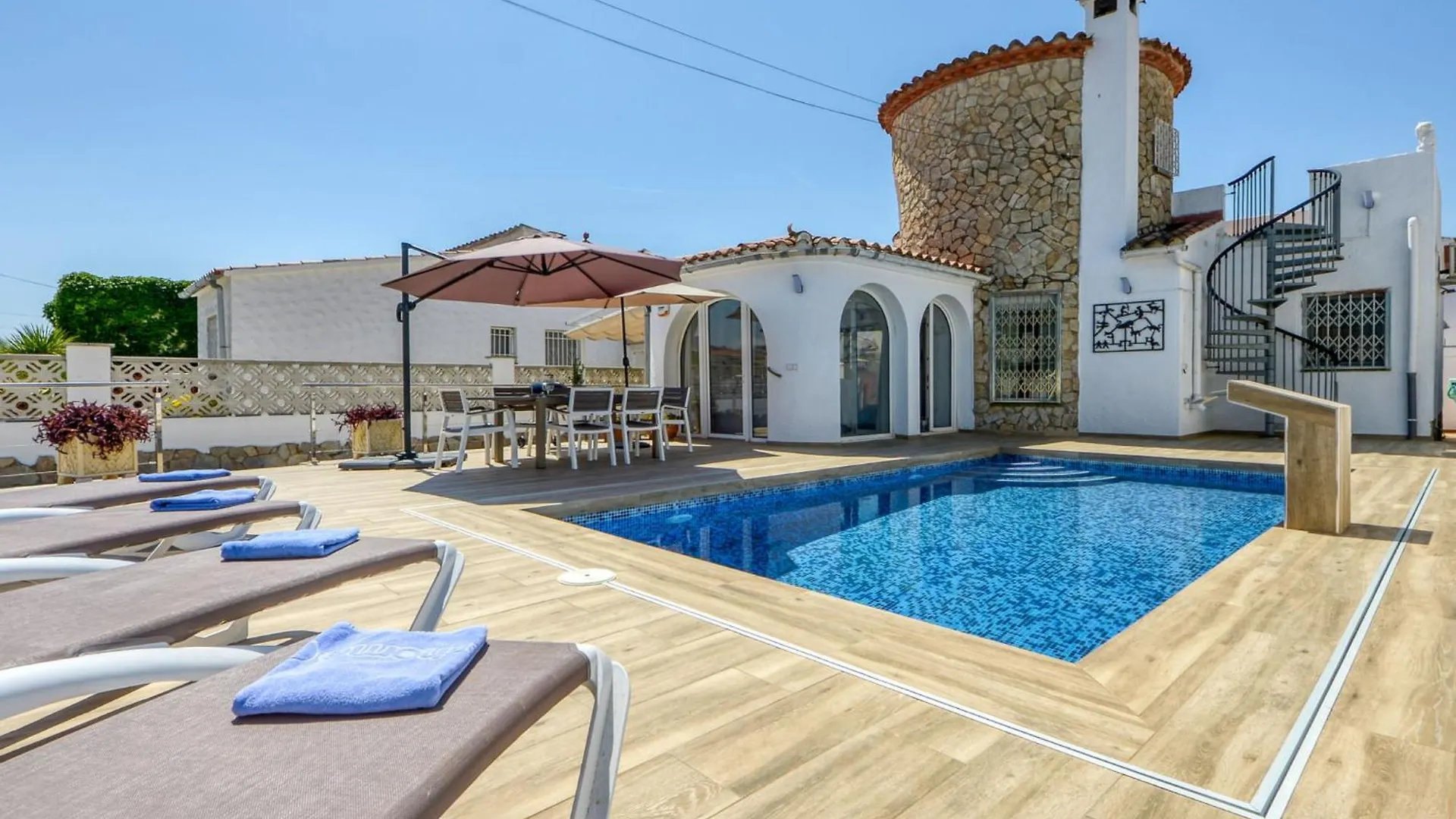 Holiday Home Roanne By Interhome 엠푸리아브라바